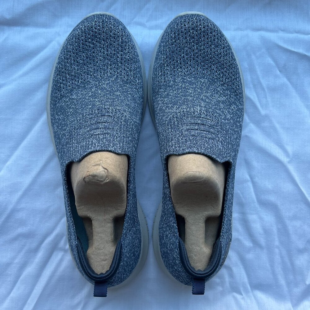 Women's Blue Sketchers Pull-On Shoes Size 8.5